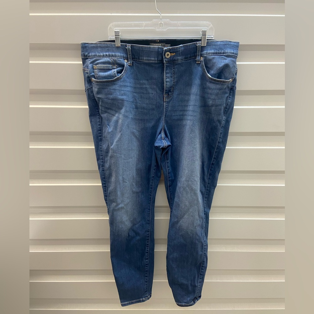 Torrid Bombshell Skinny jeans size 22R